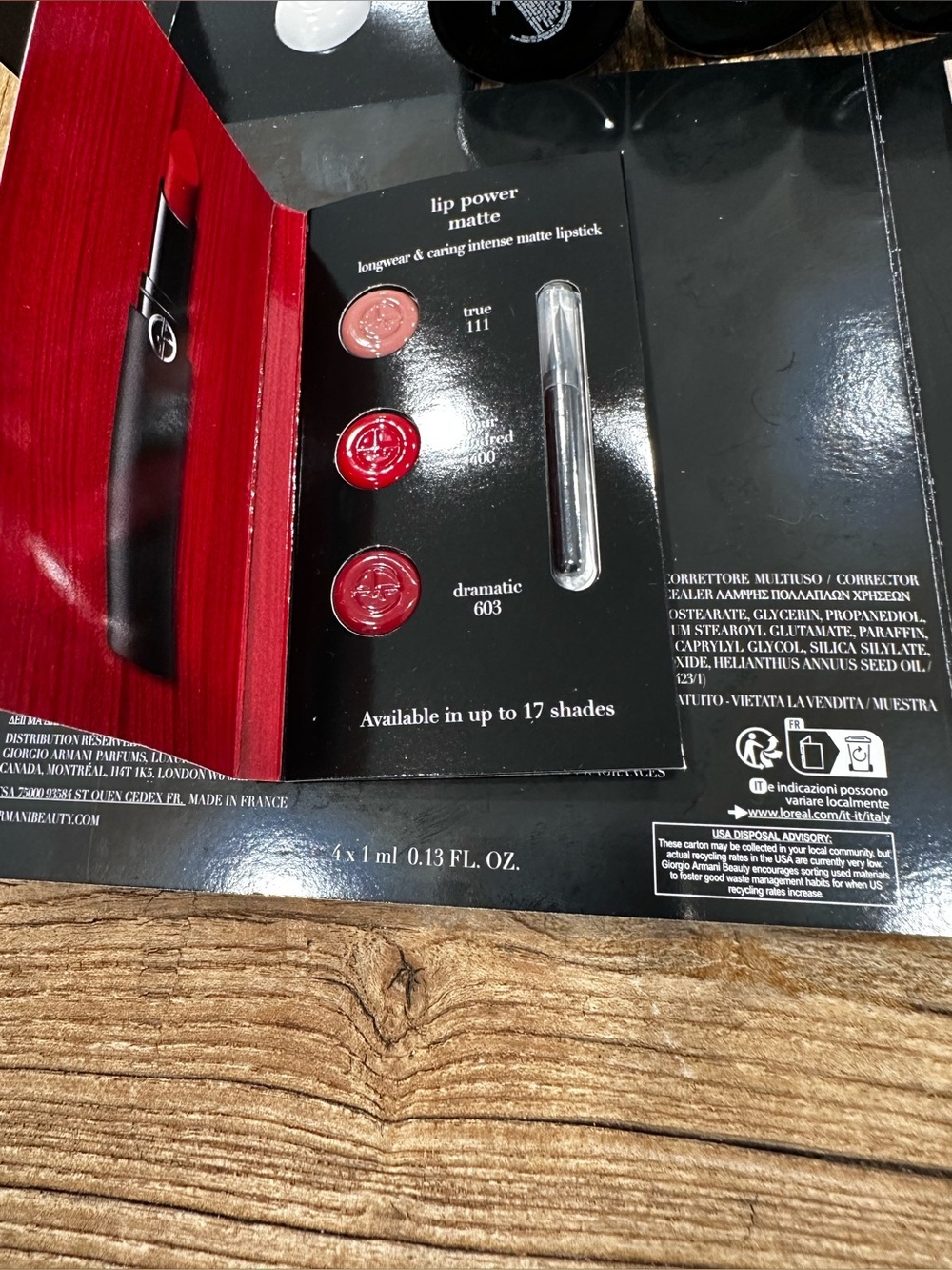 Giorgio Armani woman Kit - Black, White & Red Accents - Picture 3 of 14